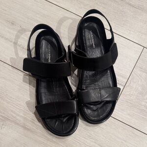 LIKE NEW Vagabond Women's Elegant Black Sandals